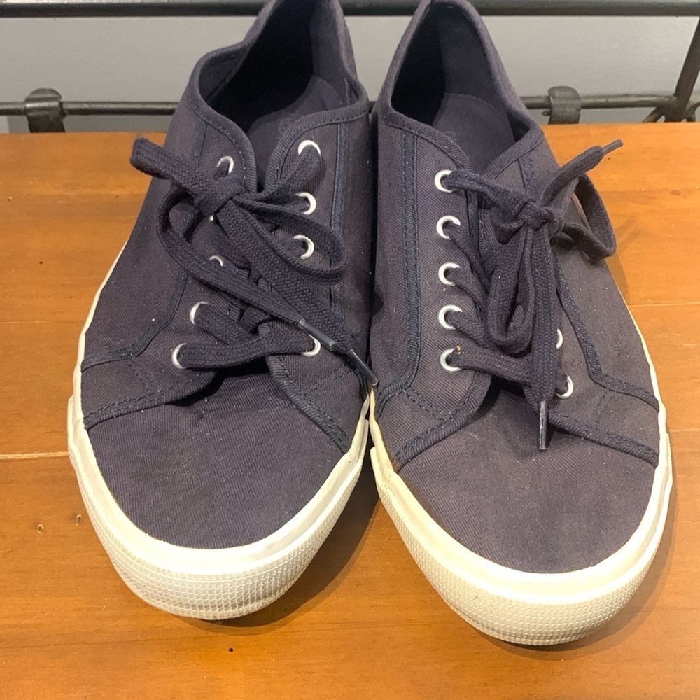⭐️ 5 for 20$! ⭐️ Old Navy Canvas Sneakers in Navy Blue and White - Picture 4 of 7